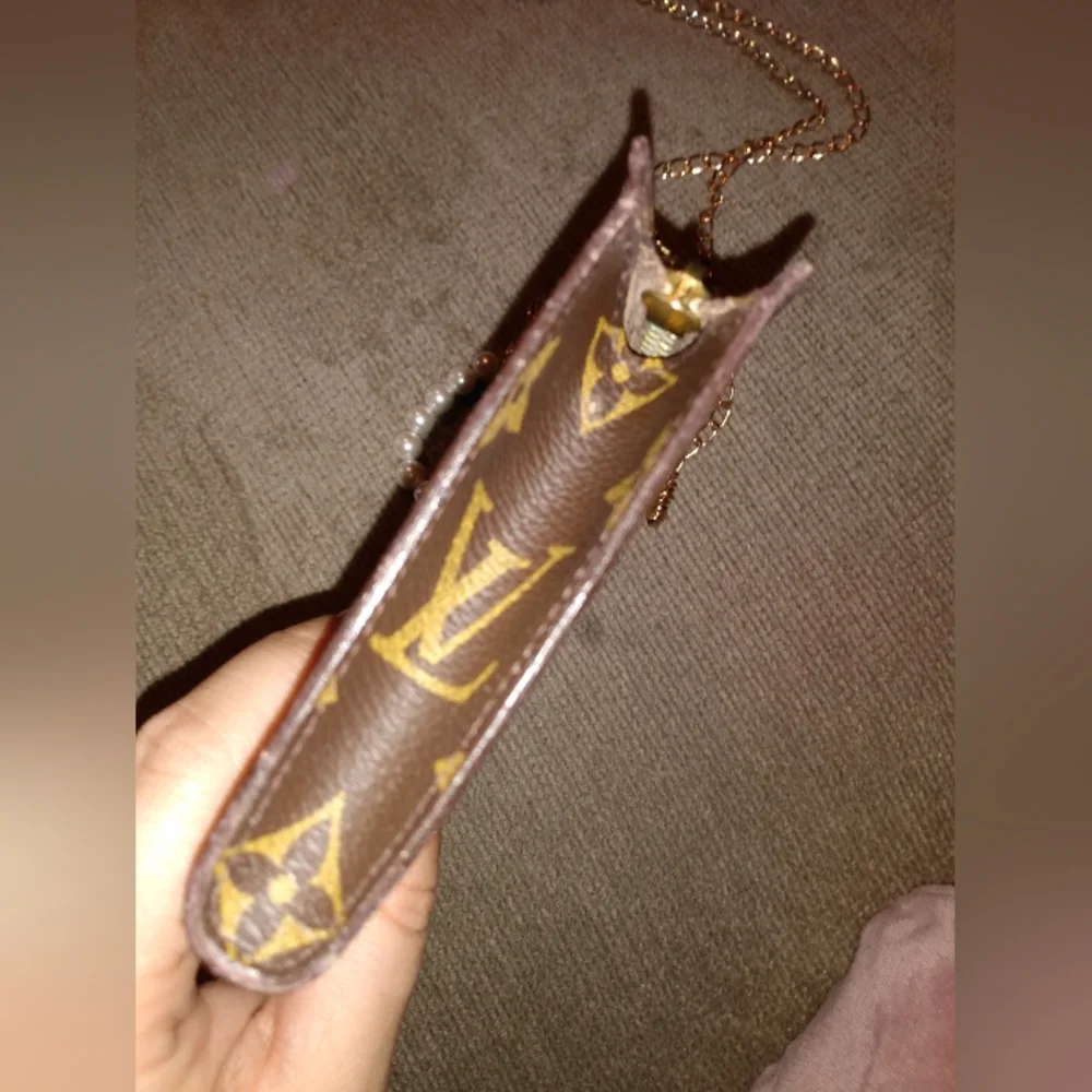Louis Vuitton pouch 👝 - Picture 2 of 8